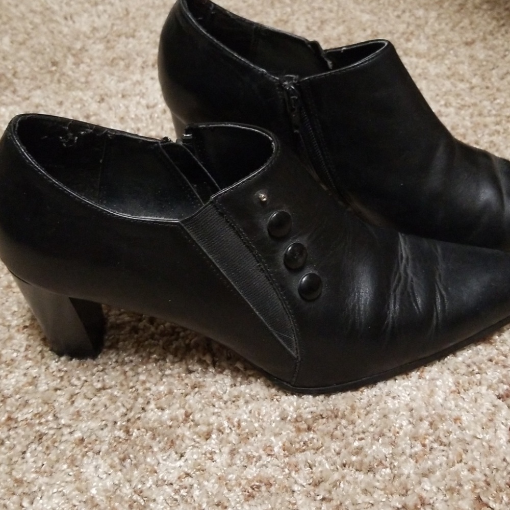 Shoes - Picture 2 of 3
